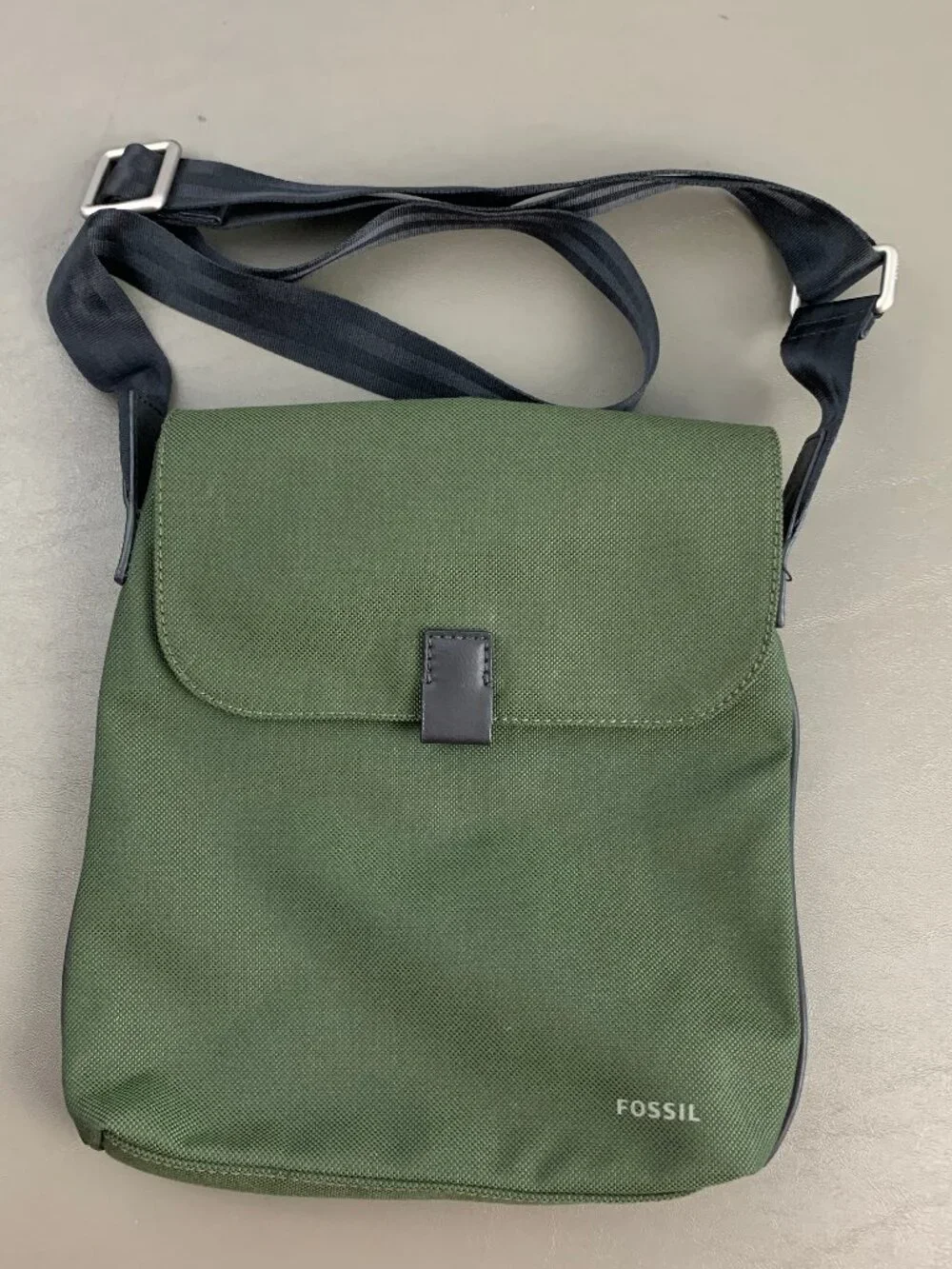Fossil Men's Mercer Nylon Slim Messenger Crossbody Bag, Olive Green, One Size